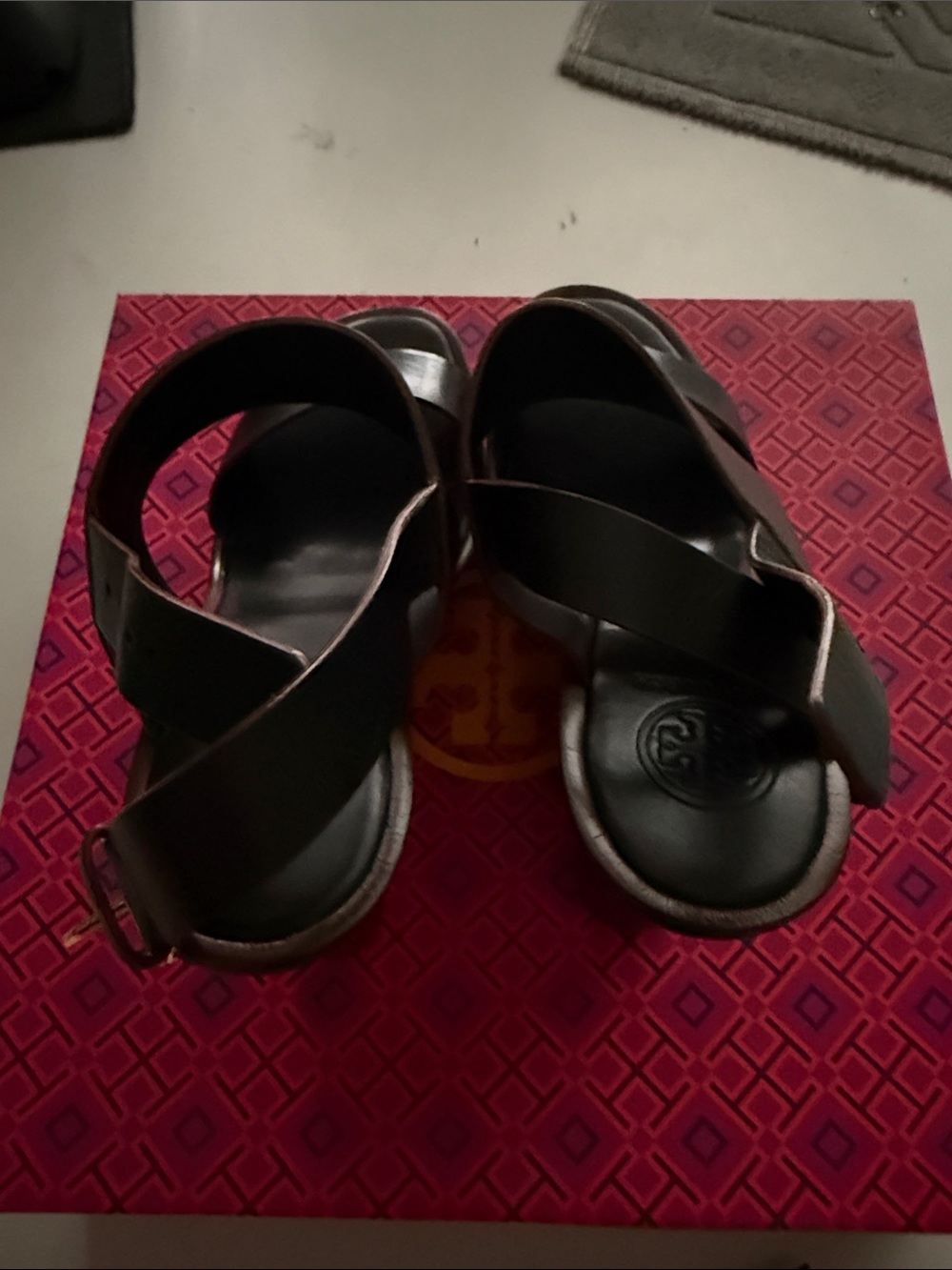 Tory Burch Black Leather Wedge Sandals NWT - Picture 3 of 5